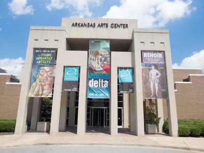 Arkansas Art Center front door